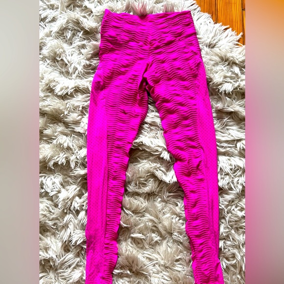 RARE Booty by BRABANTS Hot Pink Croc Leggings - One Size - Picture 1 of 8